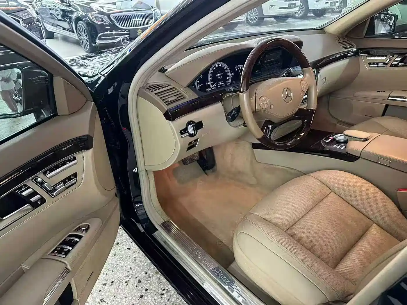 Mercedes-Benz S-Class 2012 S 350 L 4MATIC Grand Edition фото 4