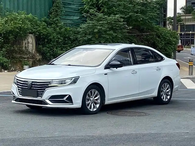 Roewe Roewe i6 New Energy 2017 45T Hybrid Connected Smart Enjoyment Edition