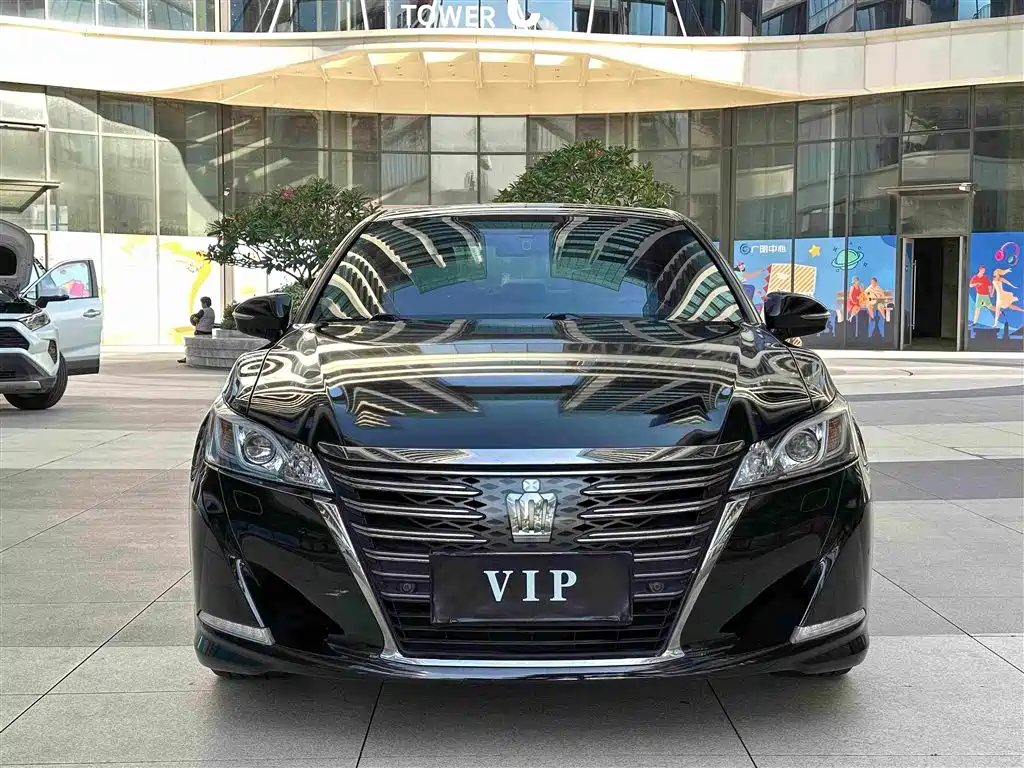 2019 Toyota Crown