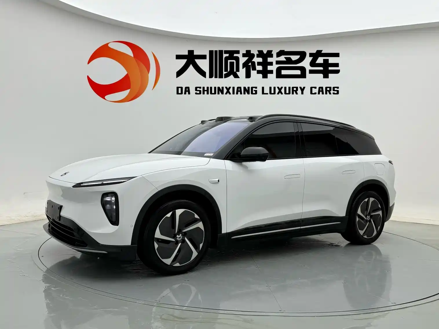 Фото 1 - NIO ES6