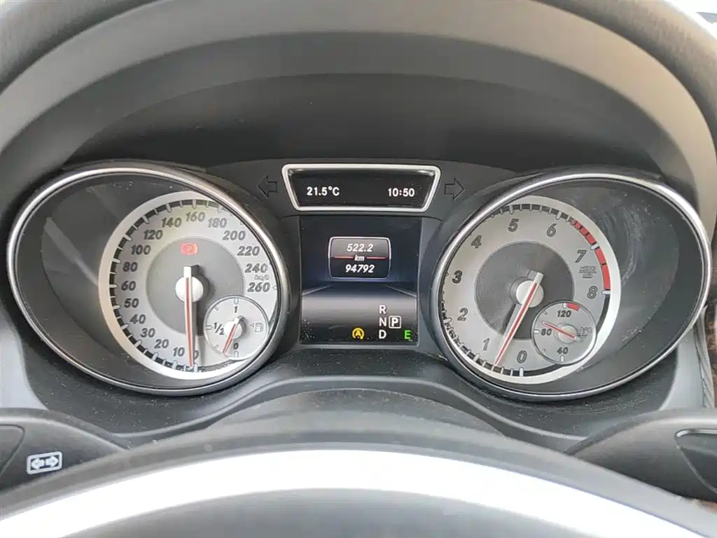 Mercedes-Benz GLA 2015 GLA 200 Dynamic фото 12