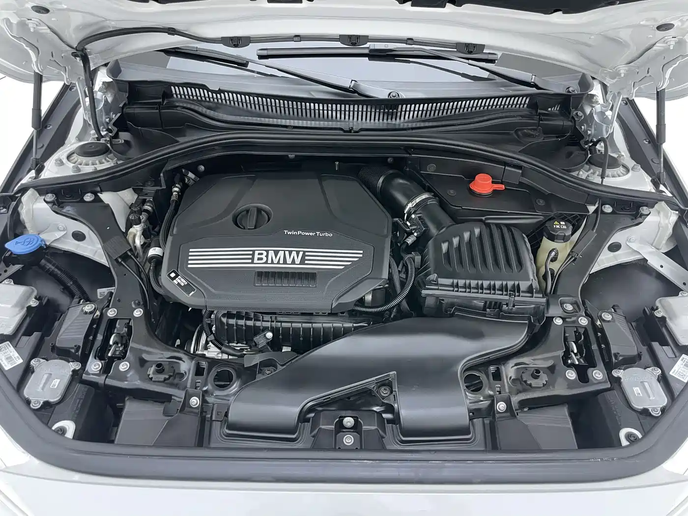 BMW 1 Series 2023 120i M Sport Shadow Edition фото 31