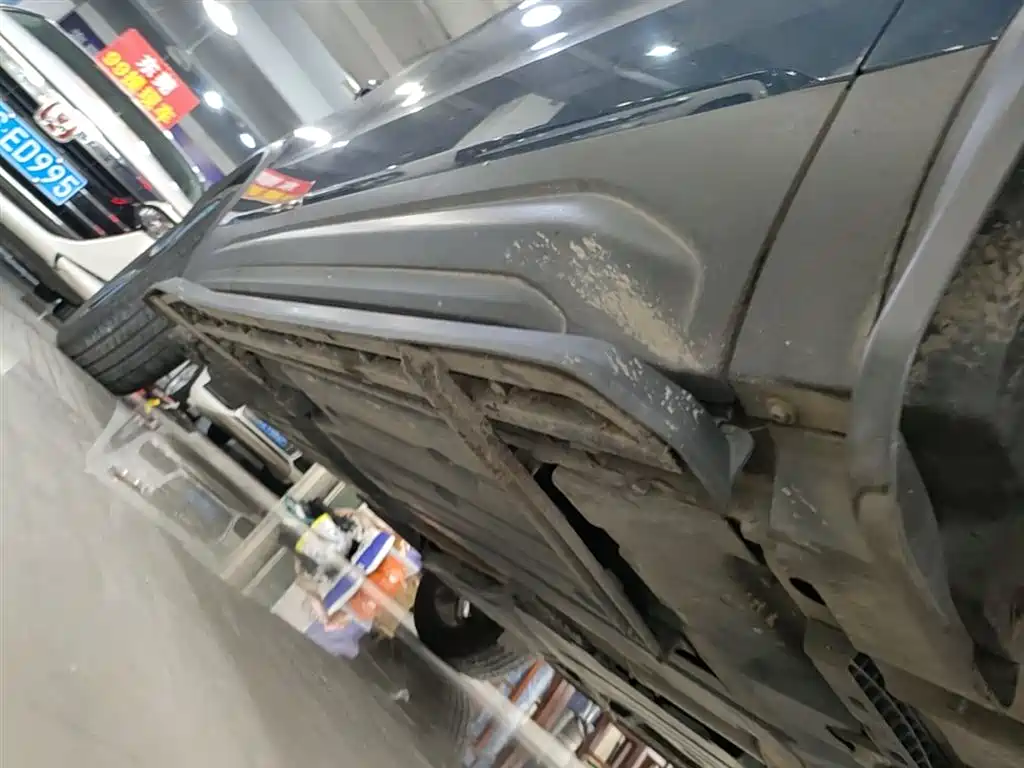 Lynk & Co 01 2017 2.0T 2WD Pro Shine Edition фото 21