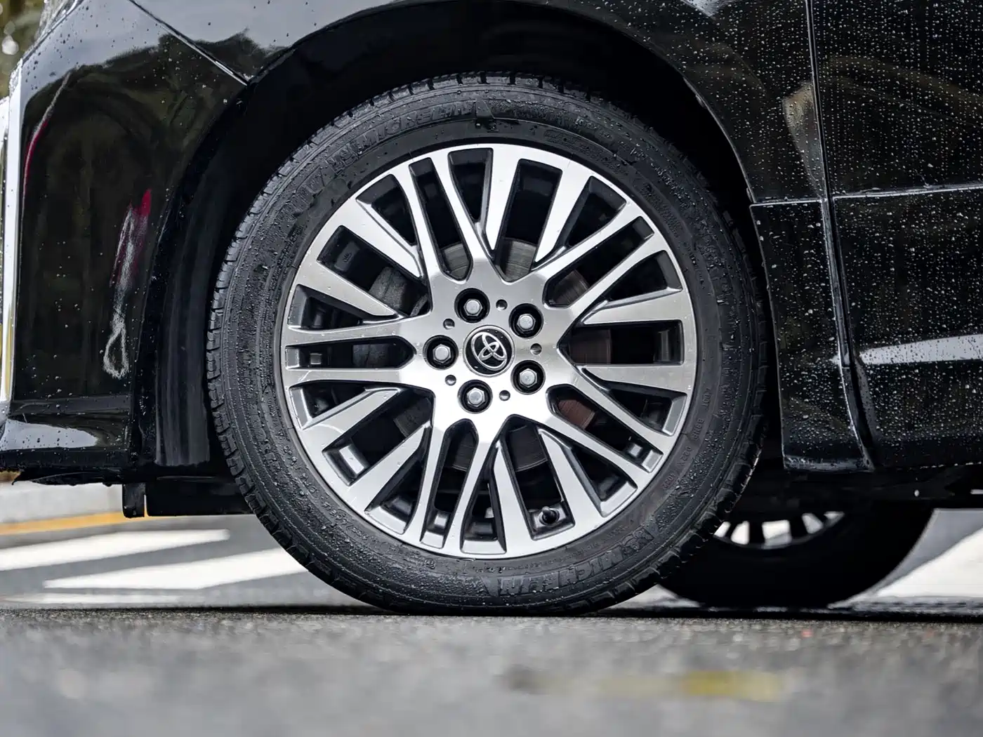 Toyota Alphard 2015 3.5L Luxury Edition фото 17