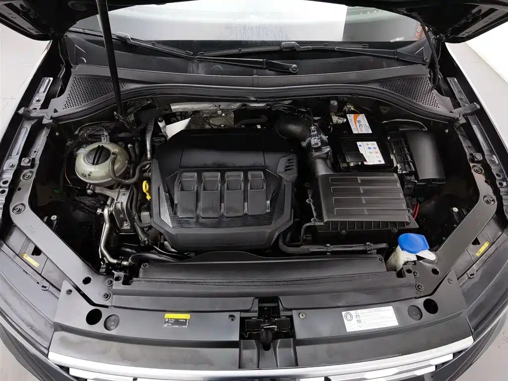 Volkswagen Tiguan L 2021 330TSI Automatic 2WD R-Line Premium фото 6