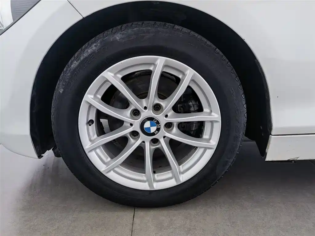 BMW 1 Series (Import) 2013 Facelift 118i Leading Model фото 17