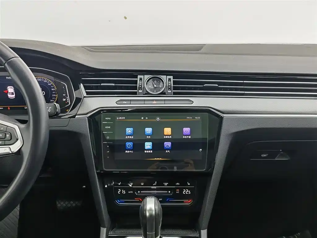 Volkswagen Magotan 2020 330TSI DSG Luxury фото 12