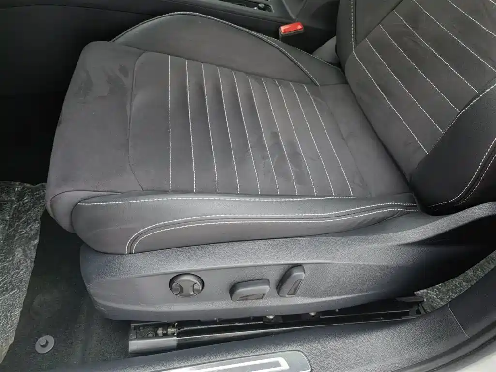 Volkswagen Magotan 2020 330TSI DSG Luxury фото 20