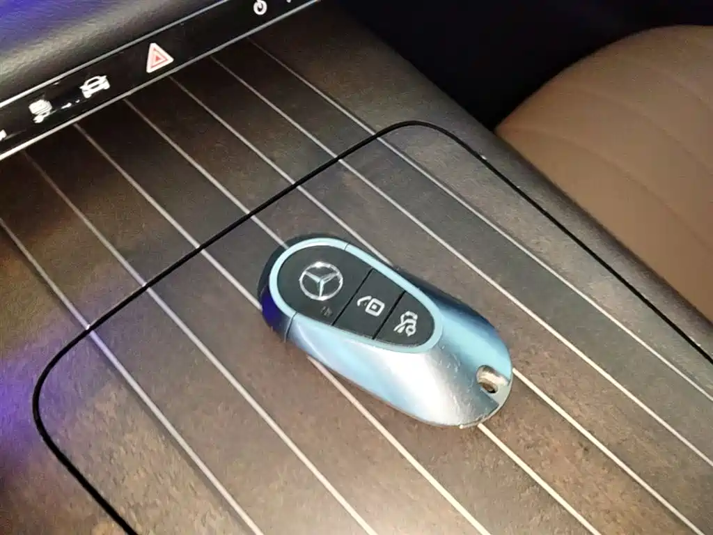 Mercedes-Benz E-Class New Energy 2024 E 350 e L Plug-in Hybrid Sedan фото 18
