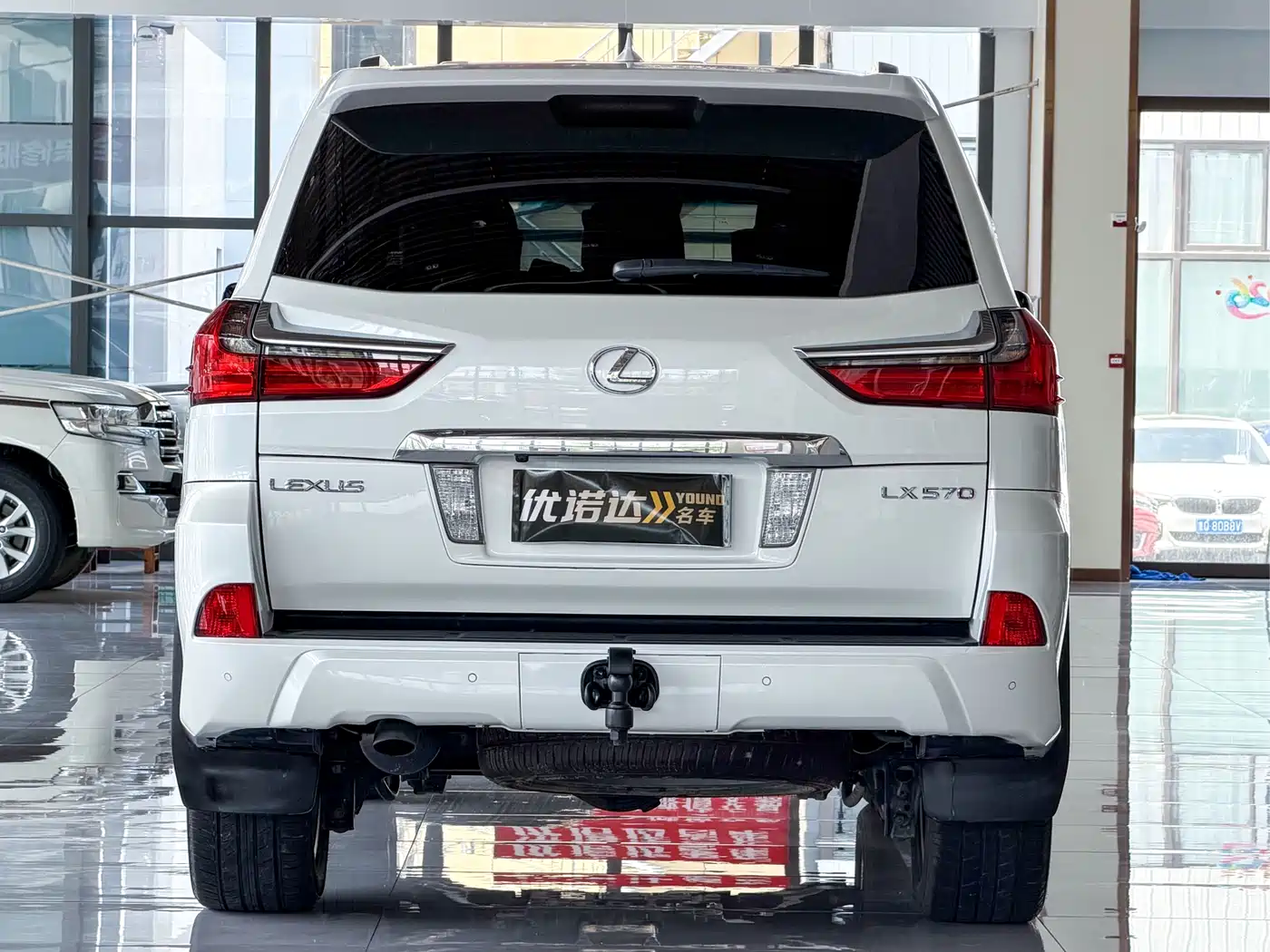 Lexus LX 2016 570 Luxury Premium Edition фото 3