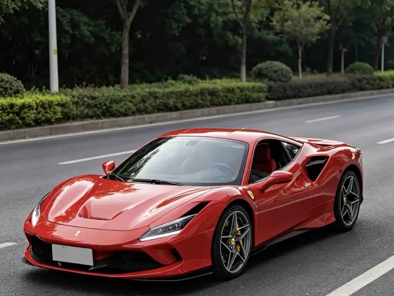 Фото 1 - Ferrari F8