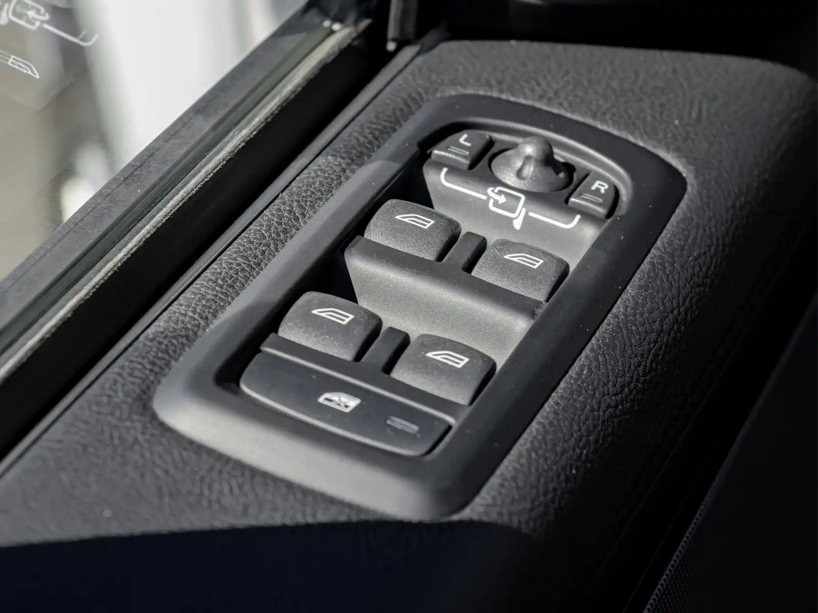 صورة 19 - Land Rover Range Rover Sport