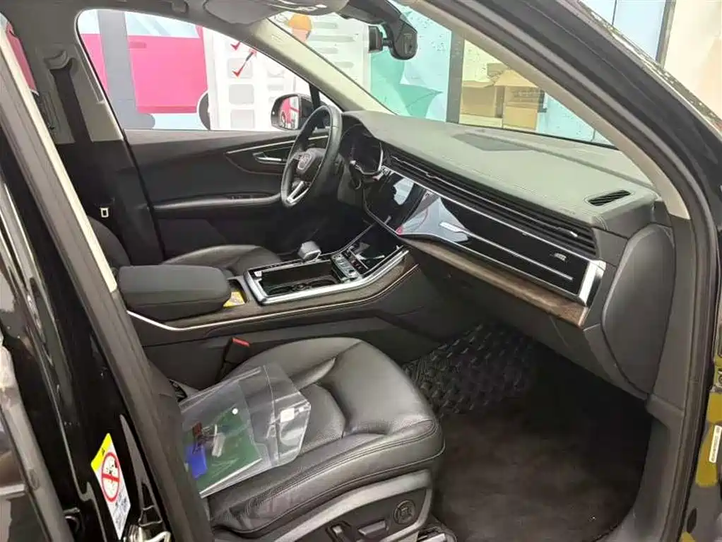 Audi Q7 2023 45 TFSI quattro S line Sport фото 3