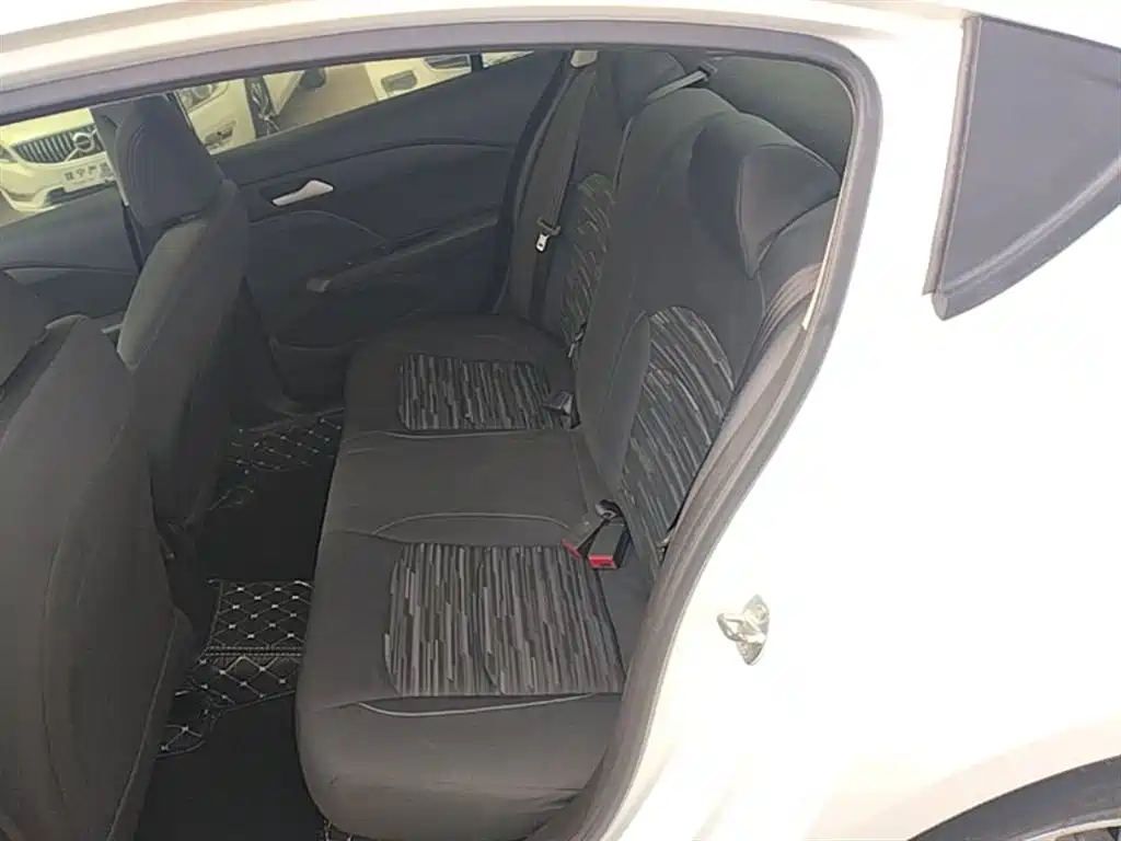 Chevrolet Cavalier 2018 320 Auto Enjoy Sunroof Edition фото 17