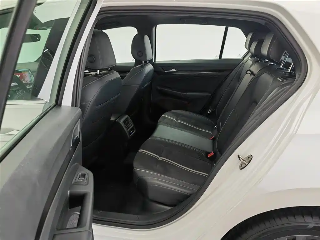 Volkswagen Golf 2021 280TSI DSG R-Line фото 15