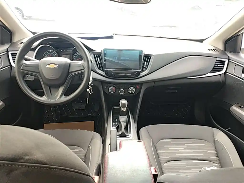 Chevrolet Cavalier 2018 320 Auto Enjoy Sunroof Edition фото 10