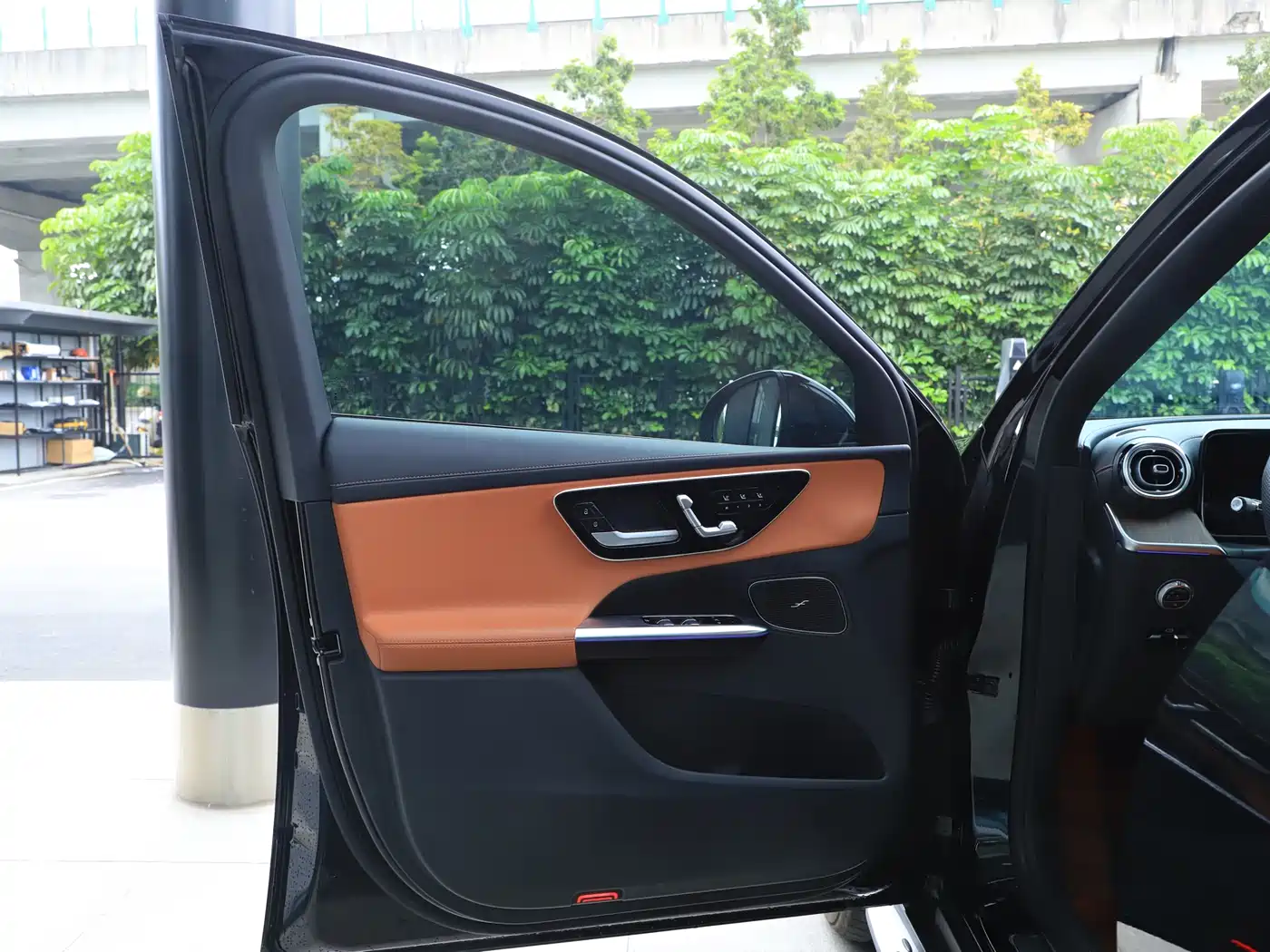 Mercedes-Benz GLC 2024 GLC 300 L 4MATIC Dynamic 5-seater фото 11