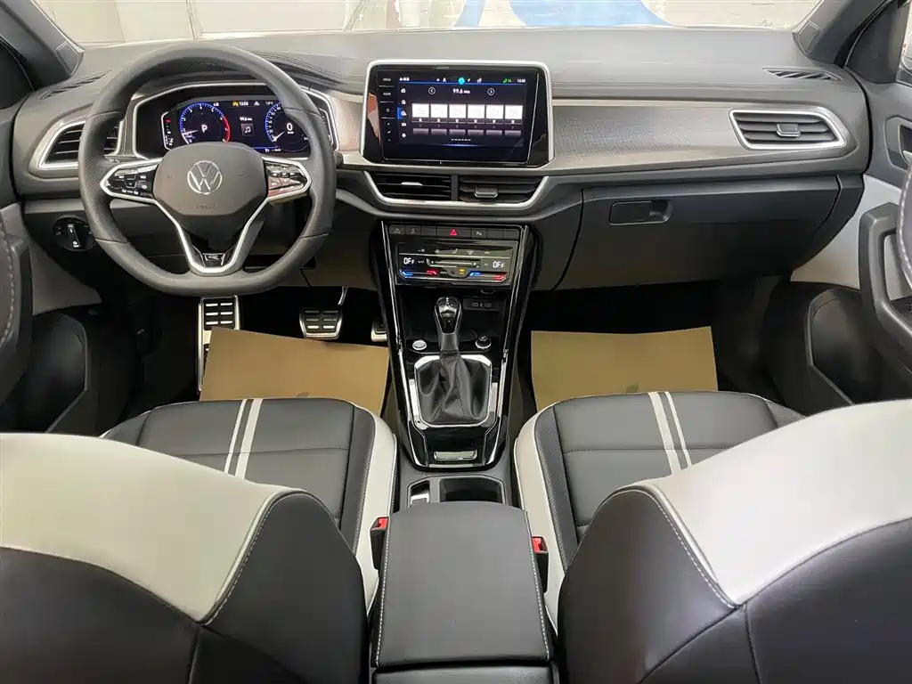 VOLKSWAGEN T-ROC EXPLORING SONGS
