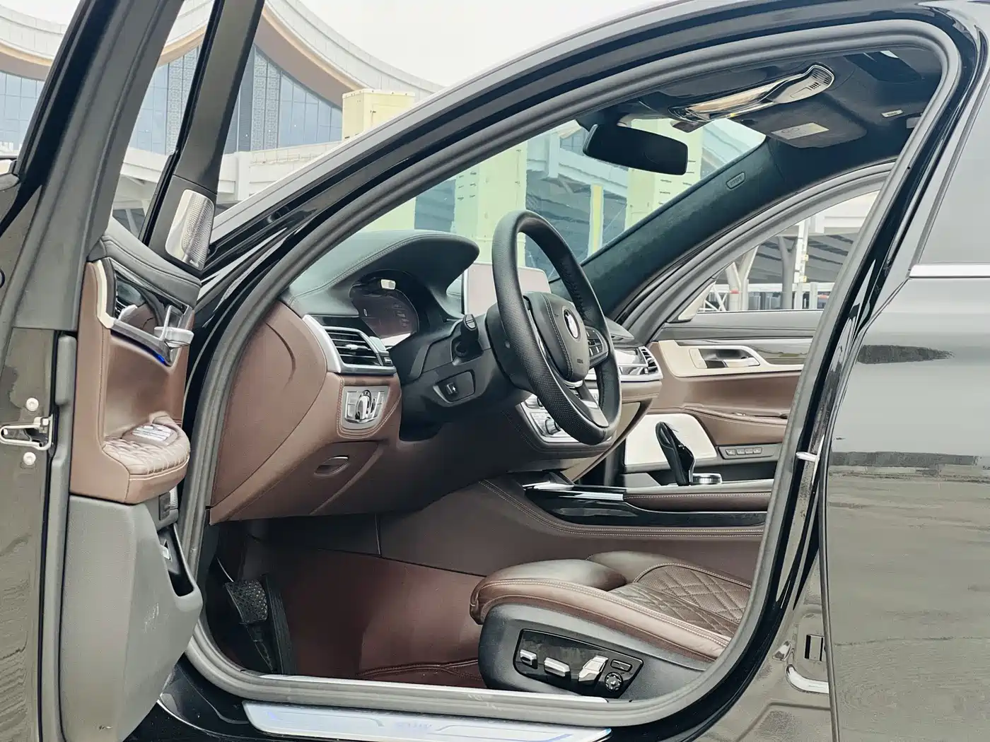 BMW 7 Series 2022 740Li xDrive Executive Luxury Package фото 4