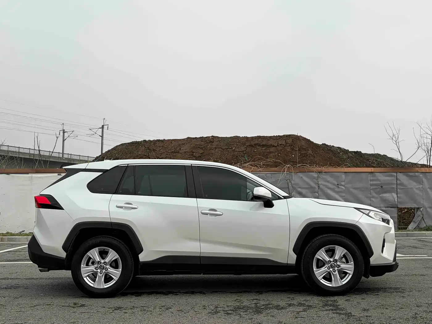 Toyota RAV4 Rongfang 2023 2.0L CVT 2WD Urban Edition фото 4