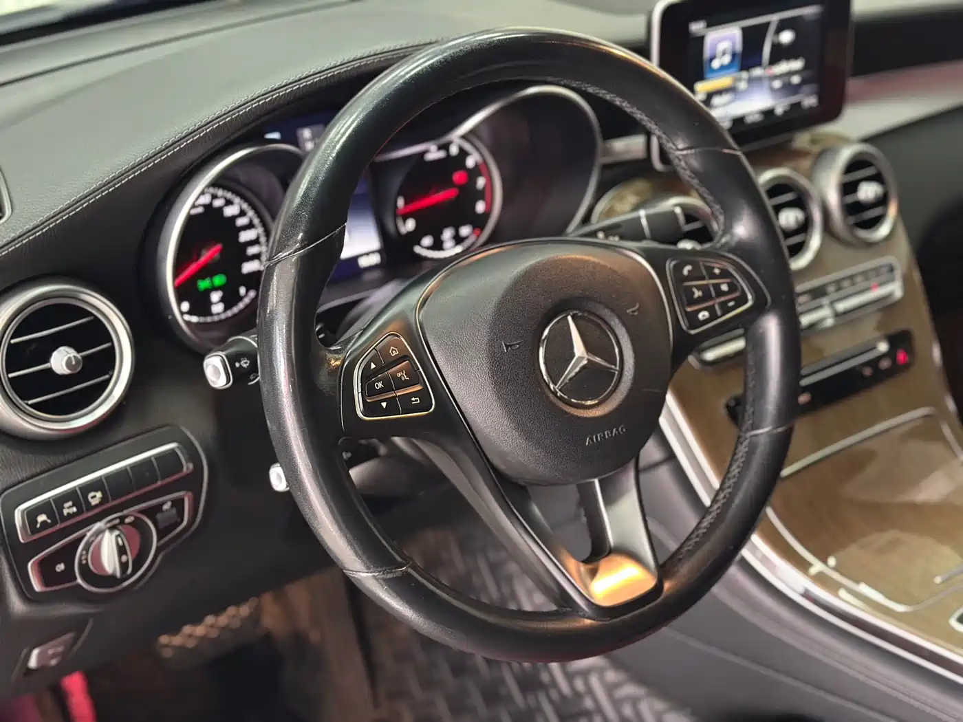 Mercedes-Benz GLC Coupe 2019 GLC 260 4MATIC Coupe SUV фото 6