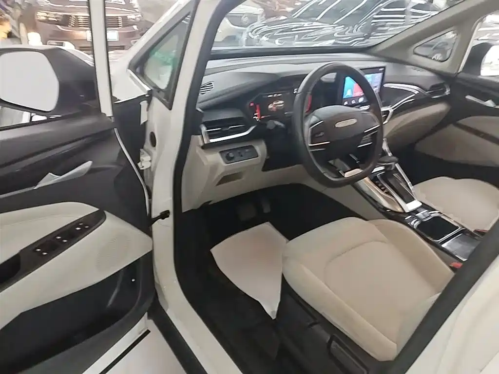 SAIC Maxus Maxus G50 2022 1.5T Automatic Changyou A фото 16