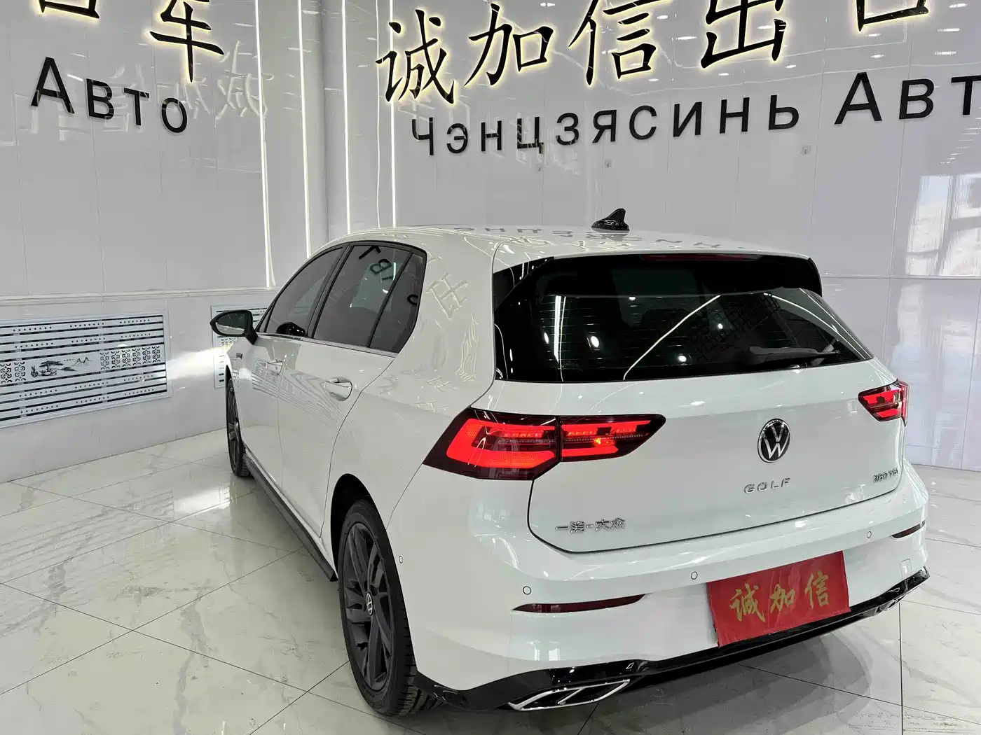 Volkswagen Golf 2023 Facelift 280TSI DSG R-Line Lite фото 6