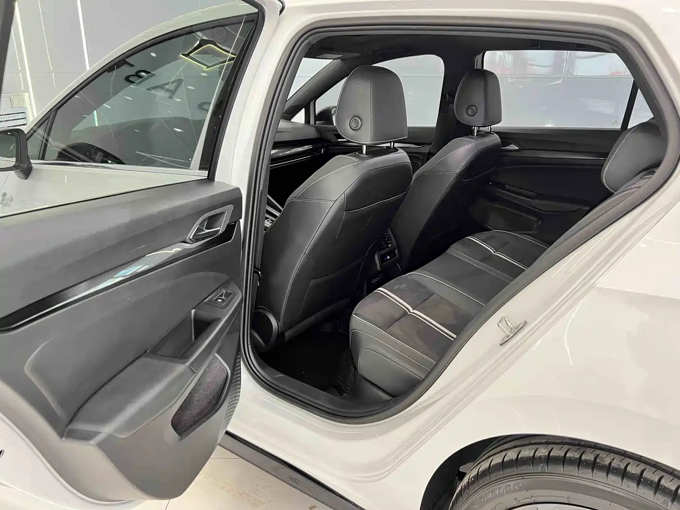 Volkswagen Golf 2023 Facelift 280TSI DSG R-Line Lite фото 14