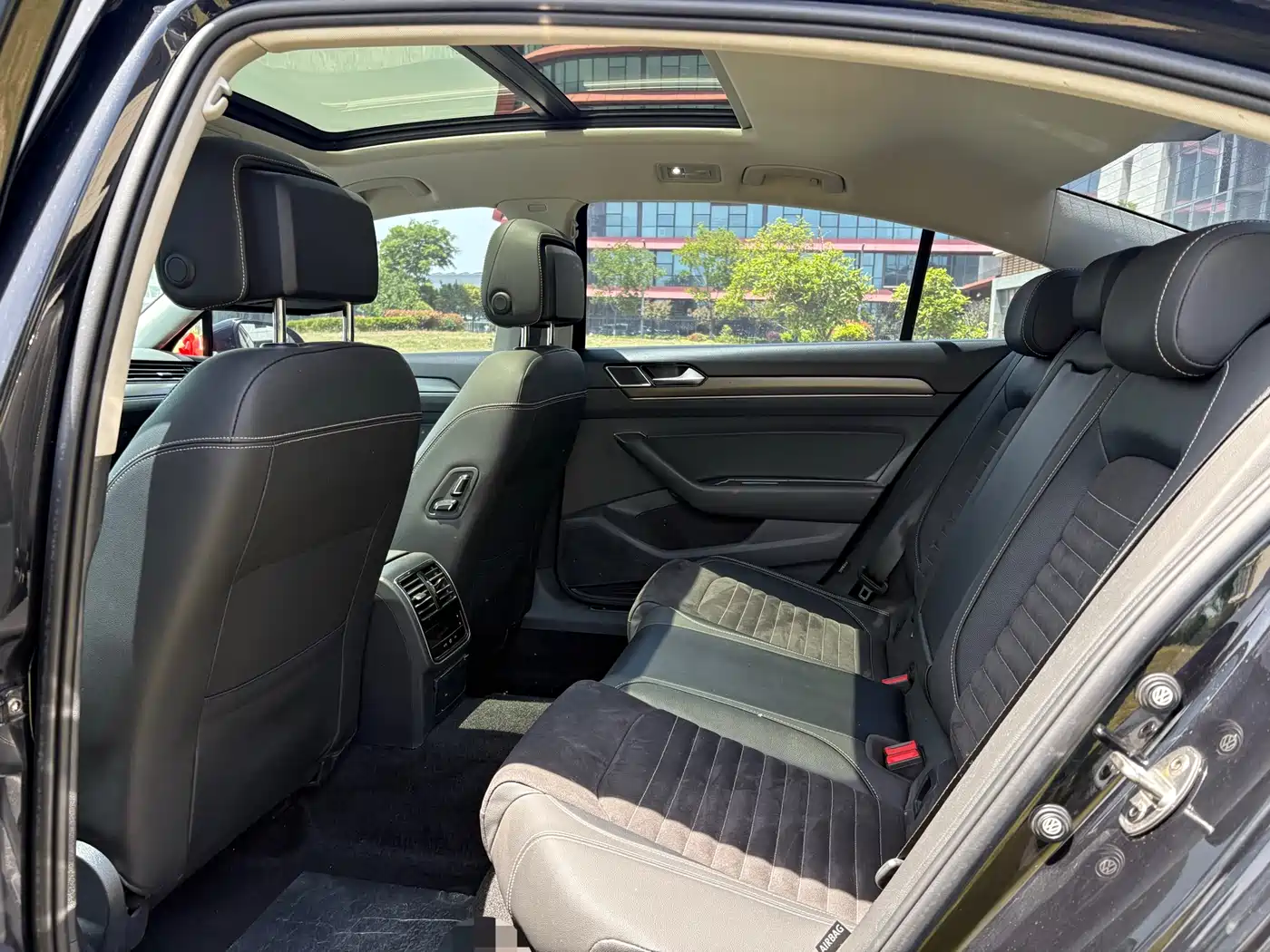 Volkswagen Magotan 2020 330TSI DSG Luxury фото 6