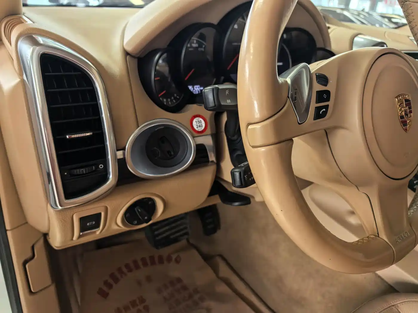 Porsche Cayenne фото 18