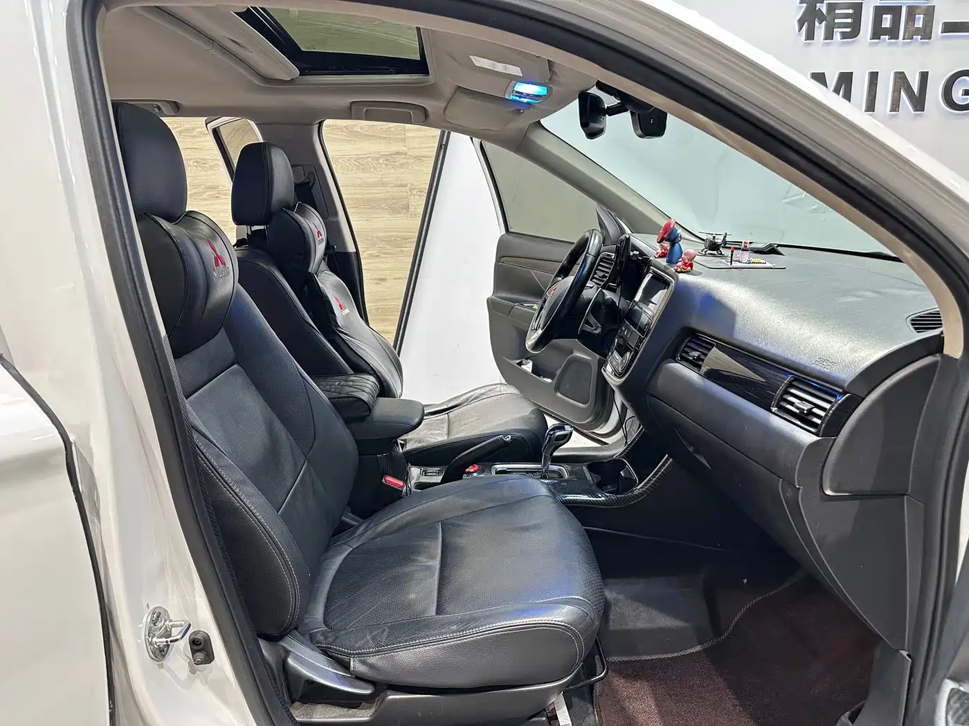 Mitsubishi Outlander 2016 2.4L 4WD Elite Edition 5-seater фото 22