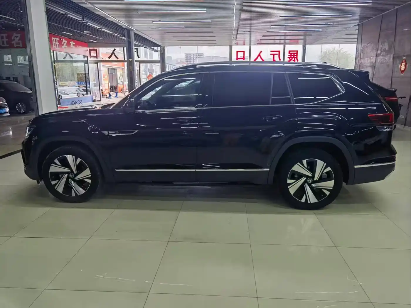 Volkswagen Teramont 2024 380TSI 4WD Dragon Glory Edition фото 3