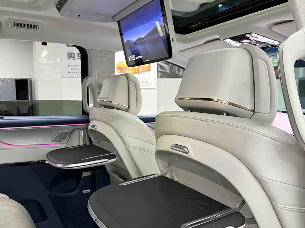 BUICK GL8 NEW ENERGY