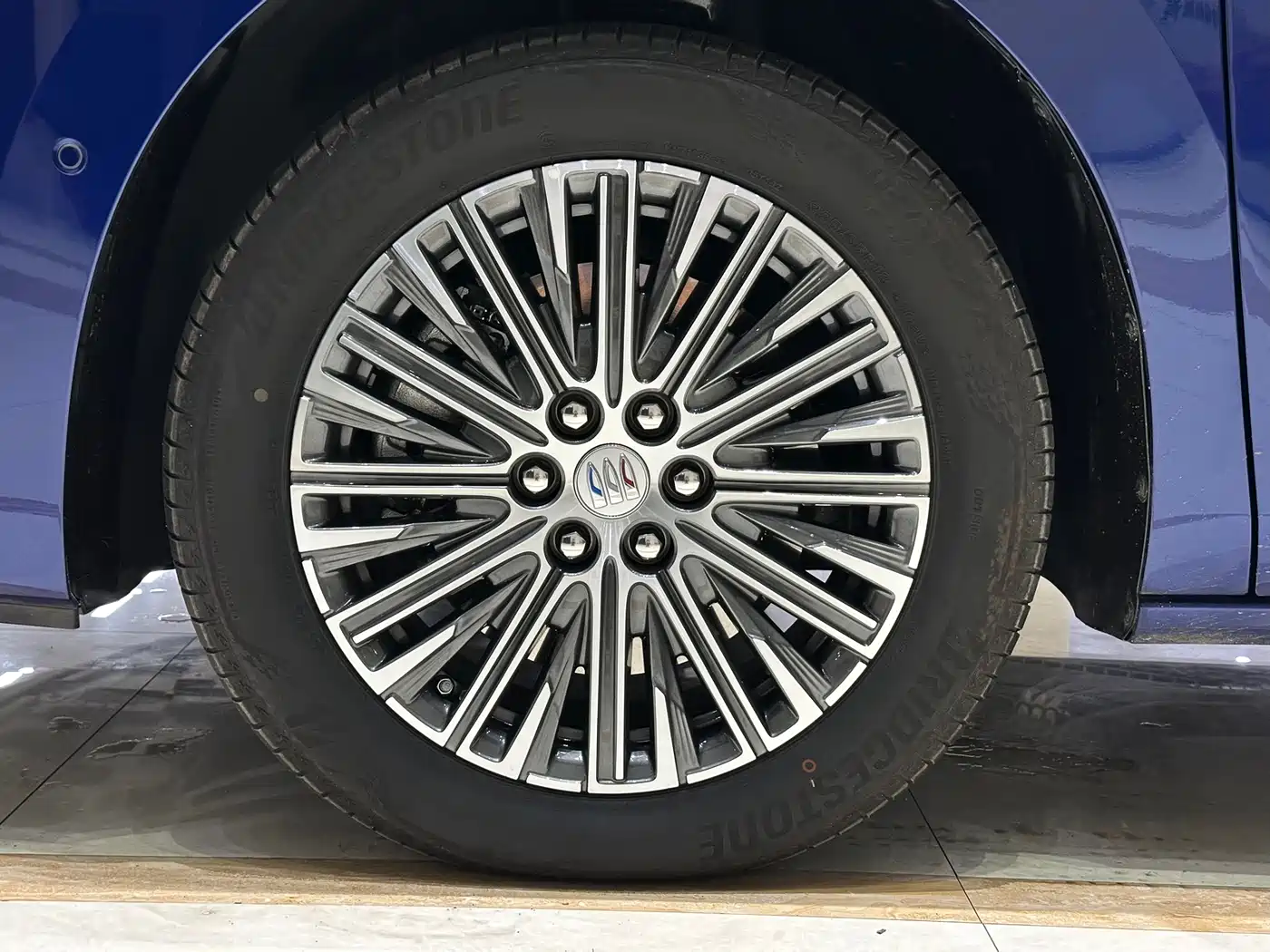 BUICK GL8 NEW ENERGY