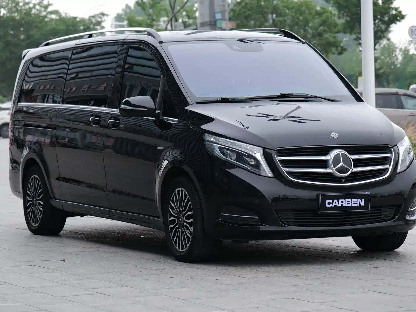 Mercedes-Benz V-Class 2017 Model V 260 L Premium Extended Edition фото 2