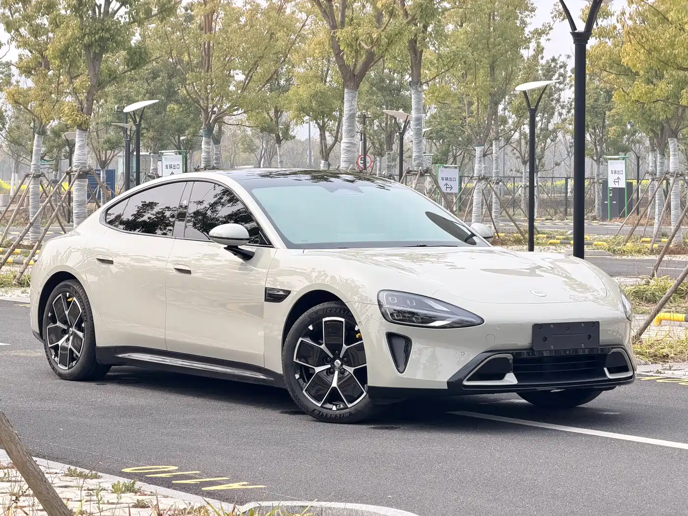 XIAOMI CAR XIAOMI SU7