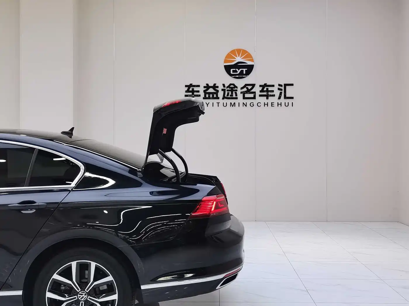 Volkswagen Magotan 2020 330TSI DSG Leading фото 24