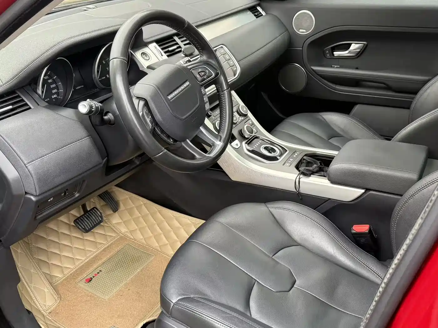 Land Rover Range Rover Evoque 2015 2.0T 5-Door Intelligent Edition фото 10