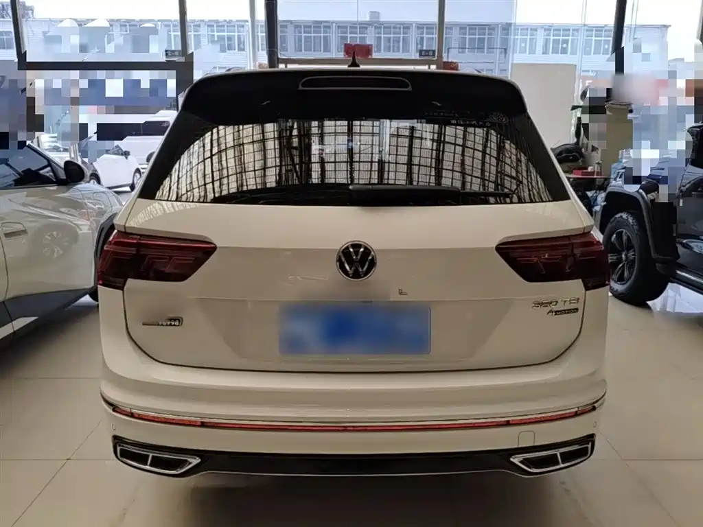 Volkswagen Tiguan L 2022 380TSI Automatic 4WD R-Line Cross Edition 7-Seater фото 6