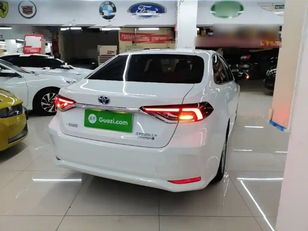 Toyota Corolla 2023 1.8L Smart Hybrid Dual Engine Elite Edition фото 7