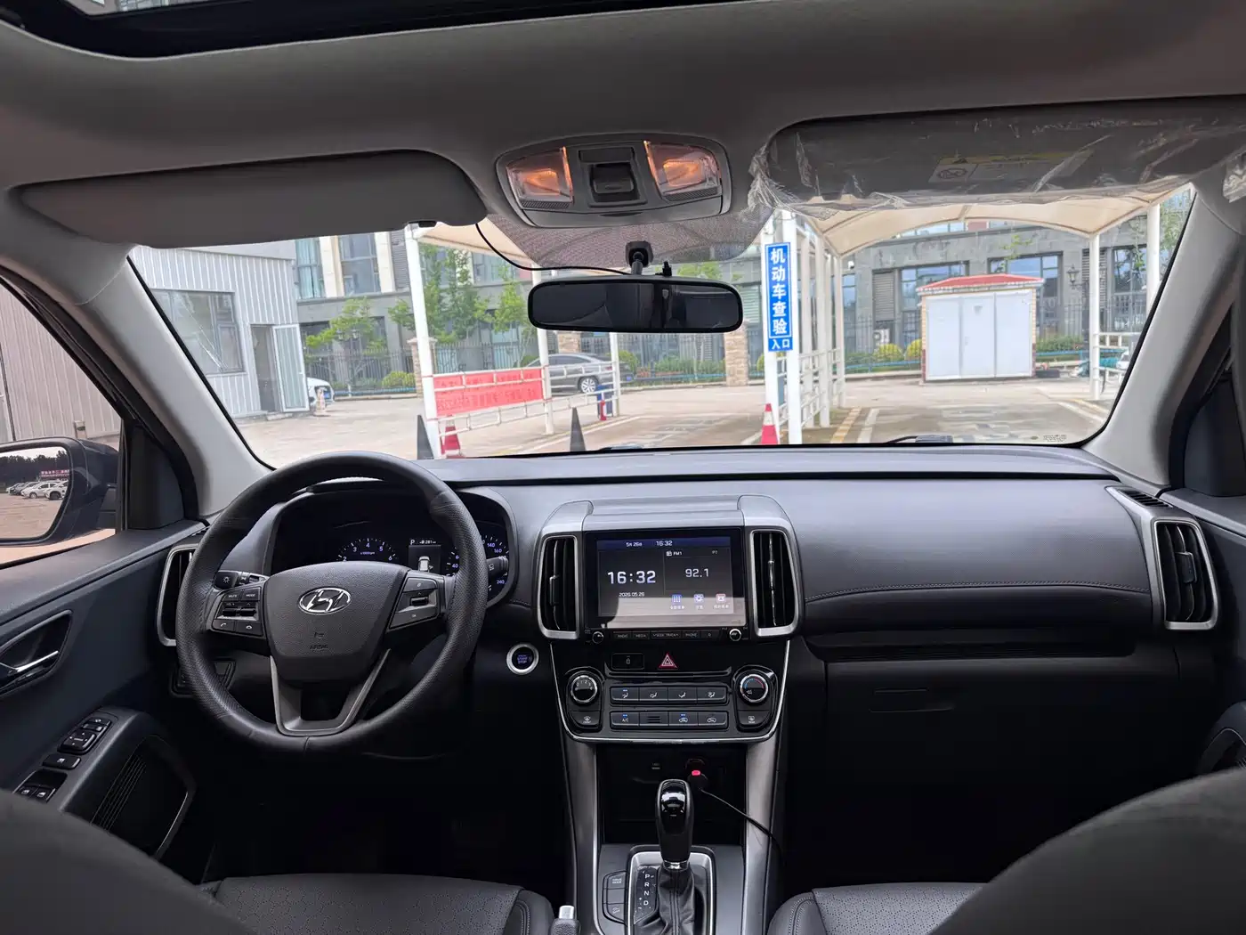 Hyundai Beijing Hyundai ix35 2018 2.0L Automatic 2WD Zhiyong·Enjoyment Edition фото 17