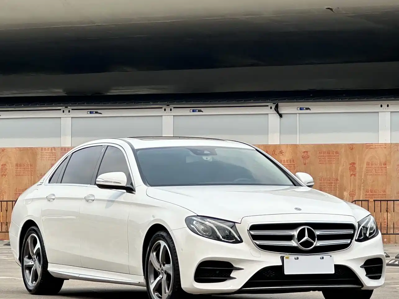 Фото 3 - Mercedes-Benz E-Class