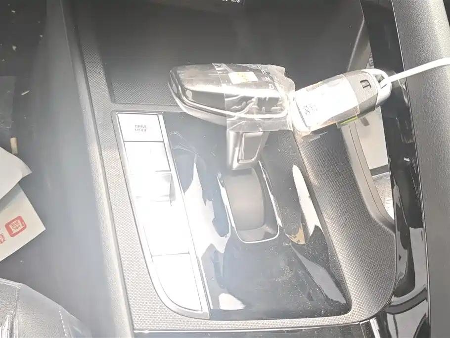 Hyundai Elantra 2023 1.5L CVT GLX Elite Edition фото 16