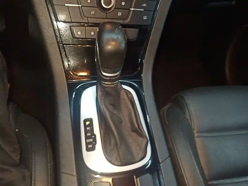 MG Roewe RX5 2016 2015 1.5TGI TST Luxury Edition