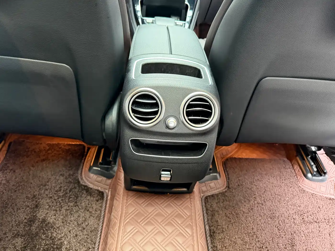 Mercedes-Benz GLC 2020 Facelift GLC 260 L 4MATIC Dynamic фото 17
