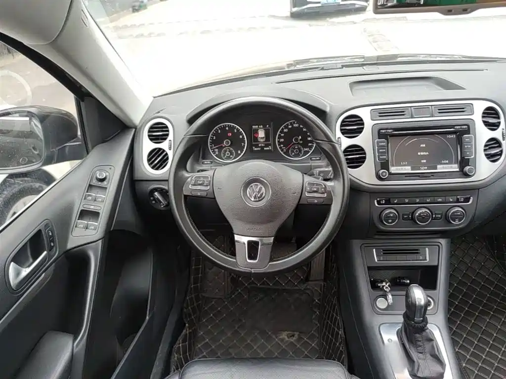Volkswagen Tiguan 2015 1.8TSI Automatic 2WD Highline фото 11