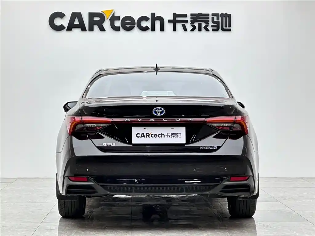 Toyota Avalon 2022 Hybrid 2.5L Luxury Edition фото 4