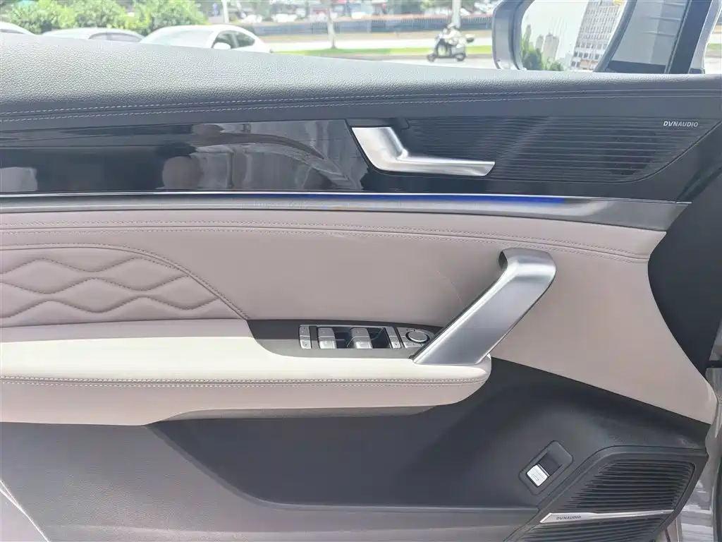 BYD Tang New Energy 2025 DM-i 115KM Flagship фото 15