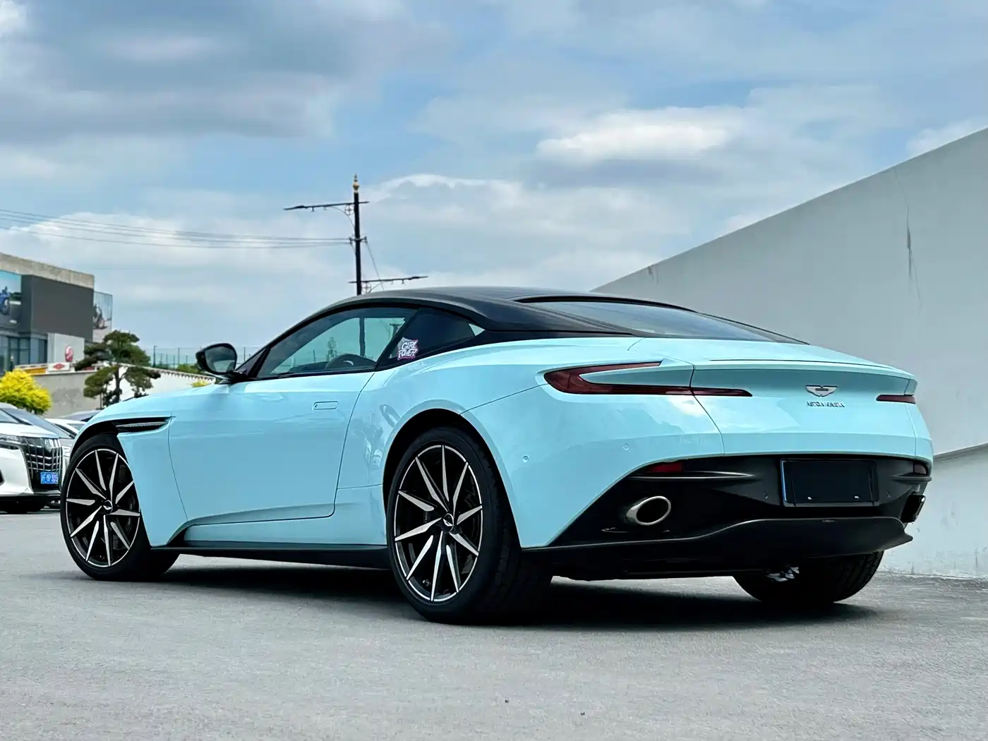 Aston Martin DB11 2019 Model 4.0T V8 Coupe фото 2