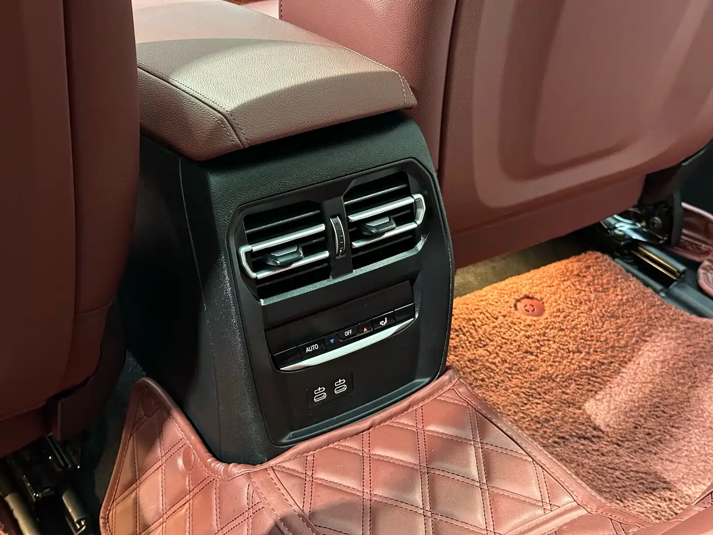 BMW i3 2024 eDrive 35 L фото 10